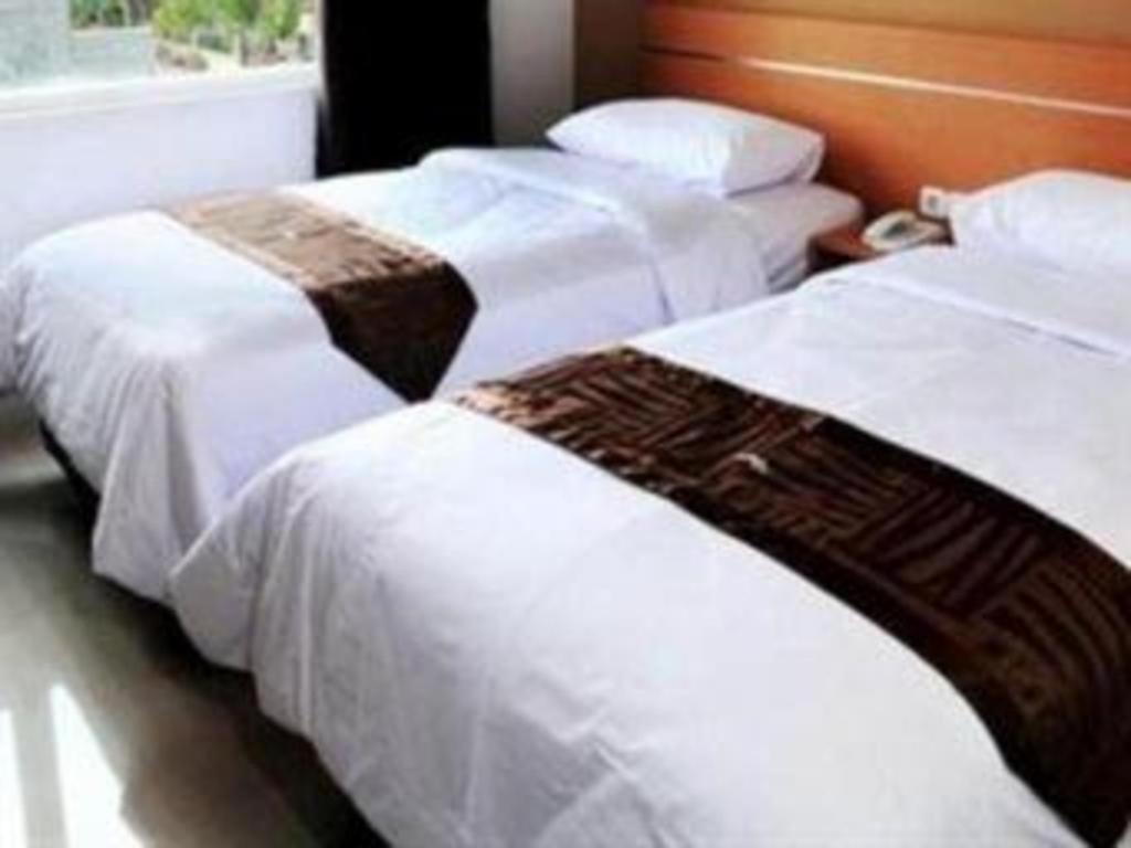 Guest House Nozz Semarang Luaran gambar