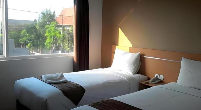 Guest House Nozz Semarang Luaran gambar