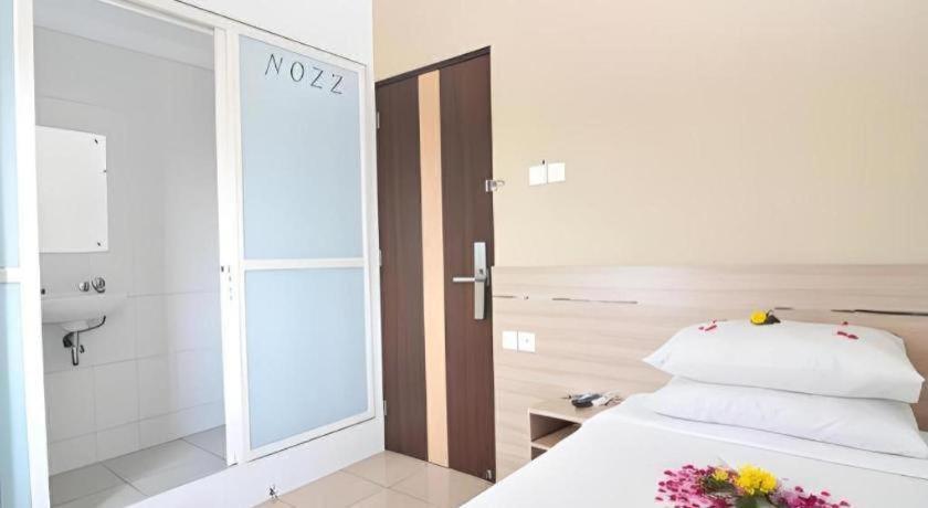 Guest House Nozz Semarang Luaran gambar