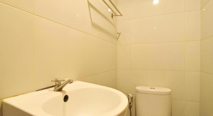 Guest House Nozz Semarang Luaran gambar